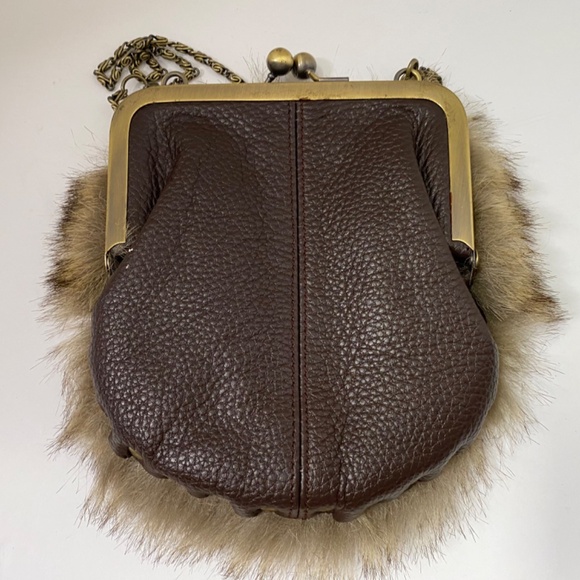 Vintage Faux Fur Small Purse With Kiss Lock To Close Short Chain Strap - Picture 4 of 8